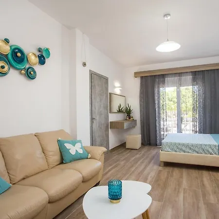Dimitra Center شقة